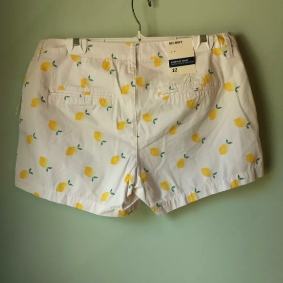 Old navy shorts size 12 - Picture 4 of 6